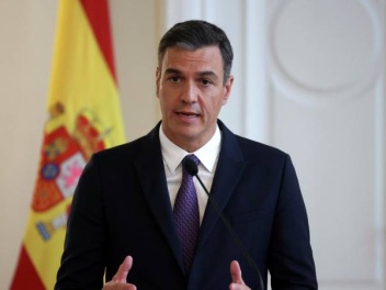 Премьер-министр Испании решил остаться на своем посту, несмотря на расследование в отношении его супруги