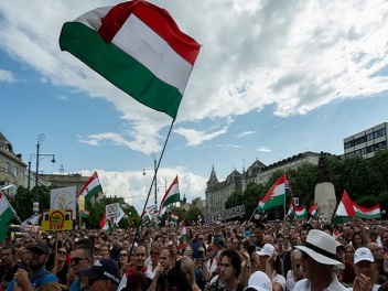 Հունգարիայում ընդդիմության բազմահազարանոց հանրահավաք է տեղի ունեցել