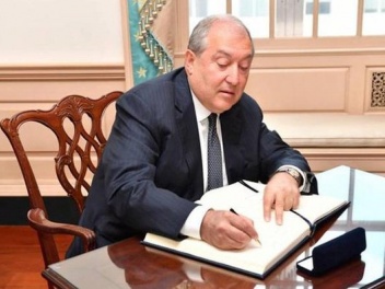 Արմեն Սարգսյանը ստորագրել է Կառավարության կառ...