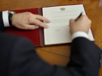 Արմեն Սարգսյանը ստորագրել է Ազգային ժողովի ըն...