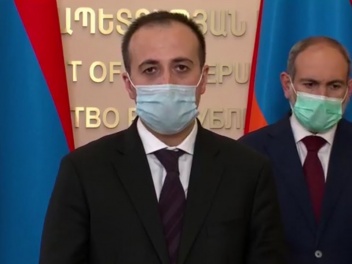 Премьер-министр Армении обвинил главу Минздра...