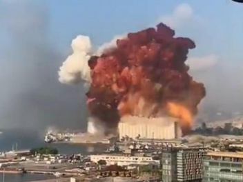 Премьер Ливана назвал причину взрыва в Бейрут...