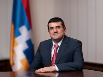 Президент Карабаха Араик Арутюнян обратился с...