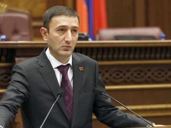«Мой шаг»: Депутаты парламента Армении создал...