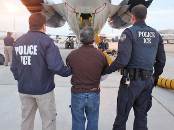 США приостановят депортацию на 100 дней