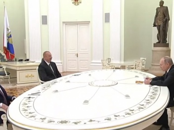 «Ъ»: Зачем в Москве встретились Ильхам Алиев,...