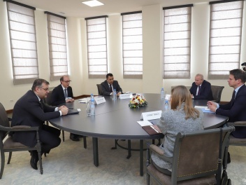 Глава МИД Армении провел встречу с послами ст...