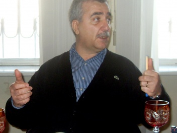 Отец армянского военнопленного плюнул в лицо Андранику Кочаряну