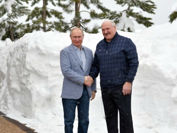 Путин предложил Лукашенко покататься на лыжах...