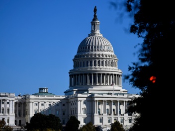 Американские сенаторы продвигают законопроект...