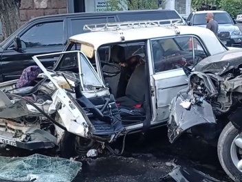 Խոշոր ավտովթար Երեւանում. բախվել է 6 մեքենա,...