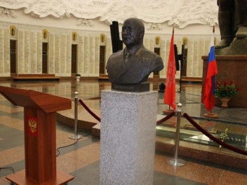 В Москве открыли памятник маршалу двух народо...