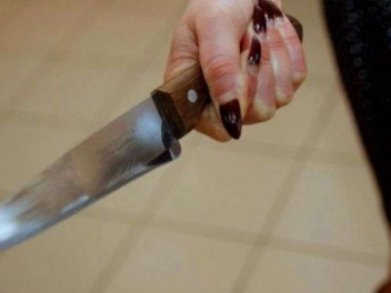Поножовщина в Ереване: 20-летняя девушка нанесла ножевое ранение женщине