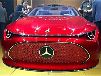BMW-ն ու Mercedes-ը ցուցադրել են նախնական մոդ...