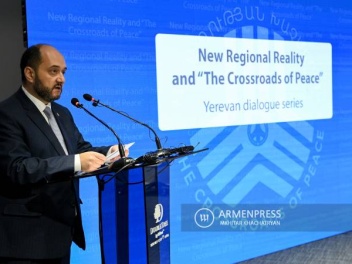 Армения готова предпринять практические шаги для реализации проекта «Перекресток мира»: Араик Арутюнян