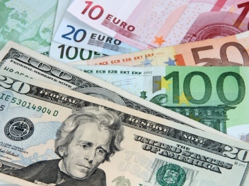 Դոլարն ու եվրոն շարունակում են արժեզրկվել