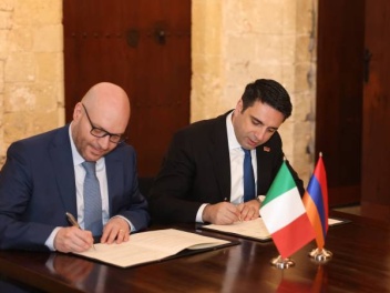 Ալեն Սիմոնյանն ու Լորենցո Ֆոնտանան ստորագրել են Հայաստանի և Իտալիայի խորհրդարանների համագործակցության վերաբերյալ արձանագրությունը