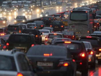 Ավինյանը ներկայացրեց քաղաքի բեռնաթափման առաջարկվող լուծումները