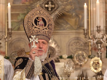 Դատախազը դատարան է հանձնել Վեհափառի եղբոր և եղբորորդու վերաբերյալ քրեական վարույթի նյութերը