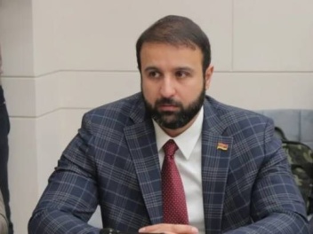 «Շիշ բռնողը» ցուցակից դուրս է մնացել. Վարչությունը մերժել է․ «Հրապարակ»