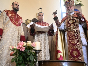 «Եռաբլուր» զինվորական պանթեոնի Սրբոց Վարդանանց Նահատակաց եկեղեցում Խաչքավոր էր ընտրվել «Հայրենիք» կուսակցության նախագահ Արթուր Վանեցյանը