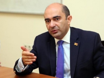 Միանգամից Բանկային գաղտնիքի մասին օրենքը չեղյալ համարեիք ու վերջացնեիք այս ամենը. Էդմոն Մարուքյան