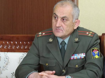 Сенор Асратян: Необходимо воспользоваться опытом и возможностями «бывших» - президентов и генералов