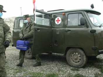 Военные медики приступили к вакцинации от коронавируса российских миротворцев в Нагорном Карабахе