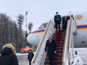 Самолет Пашиняна прибыл в Москву