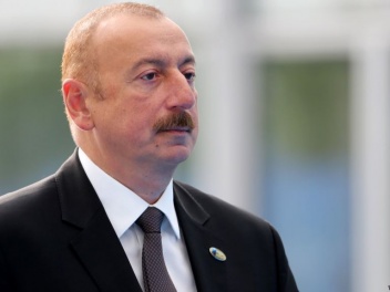 Алиев: Азербайджан соединяется с Нахиджеваном, Турцией. А Россия может открыть железную дорогу в Армению