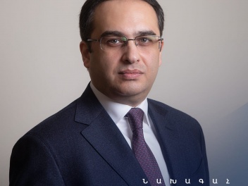 Офис второго президента Армении призвал сторонников Роберта Кочаряна принять активное участие в митинге