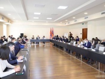 Аппарат Президента Арцаха провел обсуждение гуманитарных вопросов со структурами диаспоры