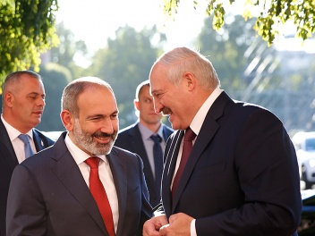 Лукашенко сказал, что Пашинян не отказался вз...