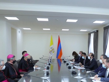 Состоялась встреча главы МИД Армении и викари...