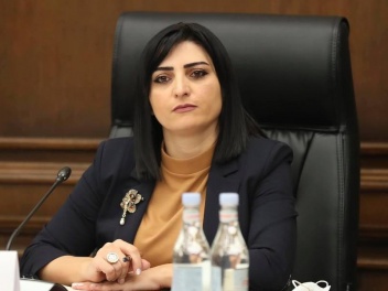 Депутат от «Честь имею»: Предлагаю оппозиции Армении срочно обсудить вопрос о сложении мандатов