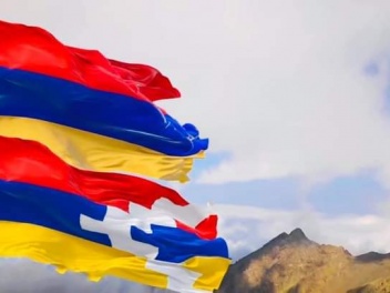 В Арцахе спущены армянские флаги