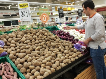 Супермаркеты в Турции вводят квоты на основные продукты питания