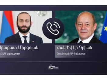 Արարատ Միրզոյանը Ֆրանսիայի ԱԳ նախարարի հետ քննարկել է խաղաղության պայմանագրի շուրջ բանակցություններին առնչվող հարցեր