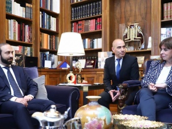 Глава МИД Армении встретился с президентом Гр...