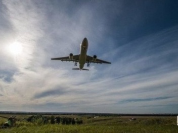 Режим ограничения полетов на юге и в центральной части России продлен до 12 июля