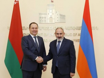 Никол Пашинян провел встречу с премьер-минист...