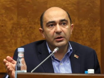Посредством этих нападений Азербайджан предлагает Армении «мир»: Марукян