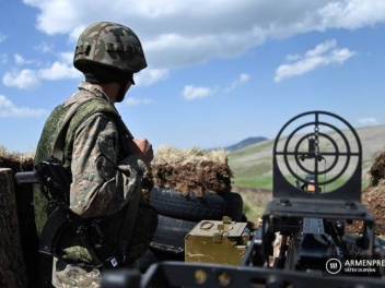 В результате выстрела противника армянский военнослужащий получил ранение