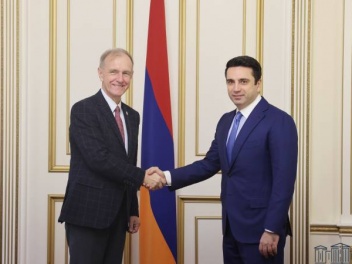 Спикер Национального собрания Армении принял председателя Комиссии по внешним связям и делам ЕС Сената Польши