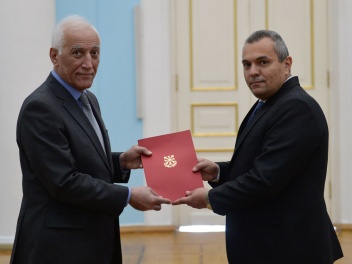 Первый посол Северной Македонии в Армении вручил президенту РА верительные грамоты