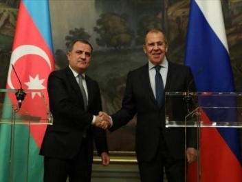 Лавров 5 декабря проведет переговоры с главой МИД Азербайджана, сообщила Захарова
