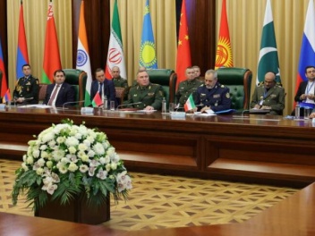 Министры обороны стран ШОС и СНГ подписали коммюнике по итогам встречи