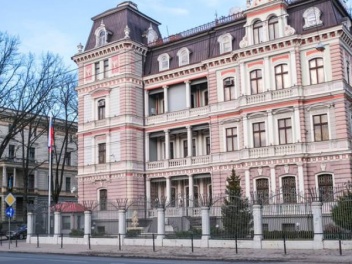 В МИД Латвии заявили, что посол РФ через месяц должен покинуть страну