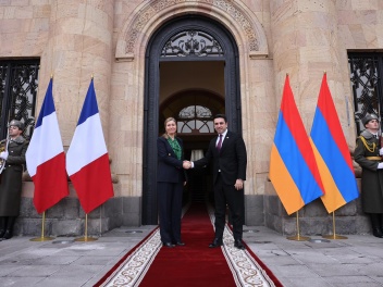 Մենք երկու ազգ ենք, բայց՝ մեկ քաղաքակրթություն. Ալեն Սիմոնյանը՝ Ֆրանսիայի ԱԺ նախագահին