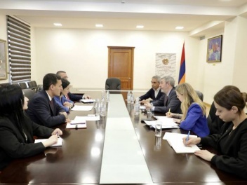 Министр ОНКС Армении и посол Швеции обсудили...